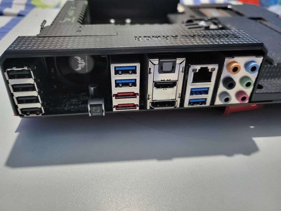 Дънна платка Asus Z77 Sabertooth