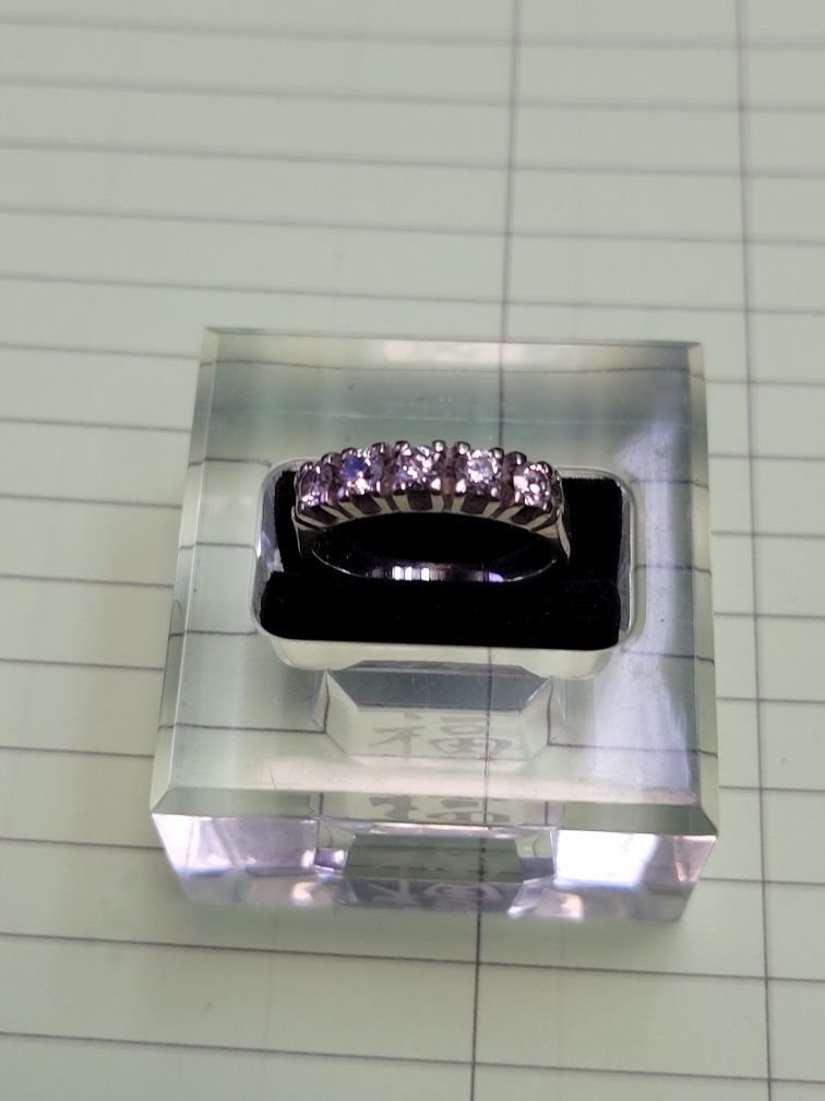 Пръстен с 5 диаманта по 3.2 mm . 0.65 ct (ном  1)