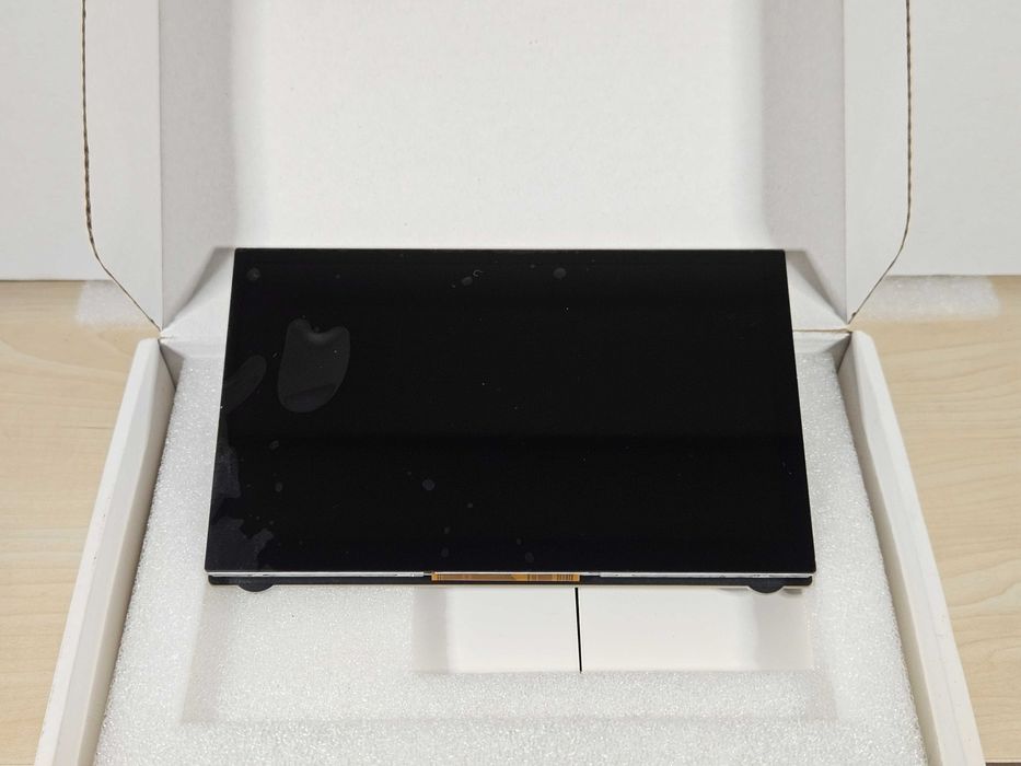 7-инчов дисплей – идеален за монтаж в PC кутия