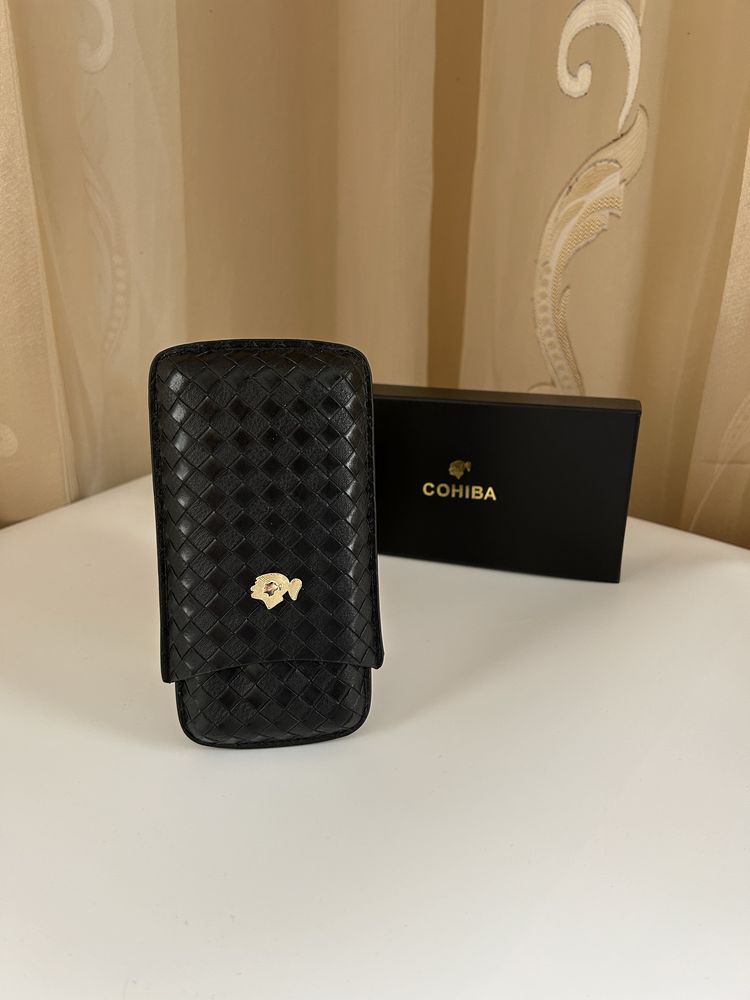 Черен кожен калъф Cohiba за 3 пури с джоб за резачка - подаръчна кутия