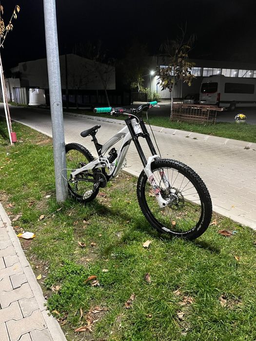 Vand sau schimb Yt tues 2013 downhill full suspension enduro