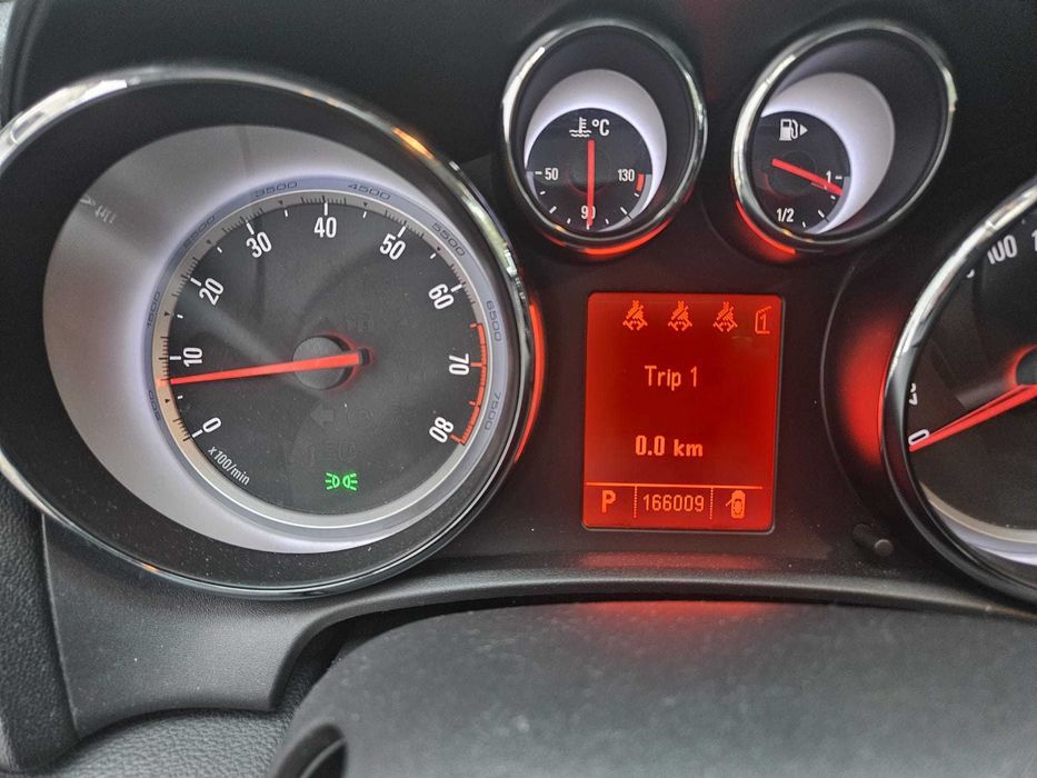 Opel Astra J  1.6 Benzină 115 CP  Automat 2010 /  Întreținută