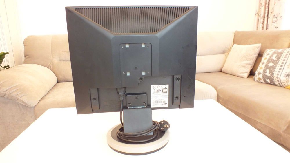 Monitor Samsung 940N, LCD, 19 inch, monitor Yakumo TFT 17 XJ, 17 inch