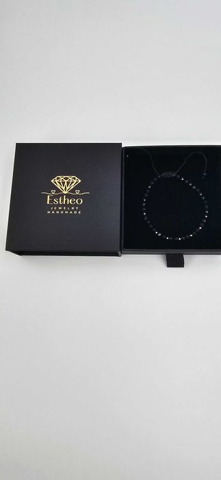 Brățară handmade Estheo cu mărgele negre și bile din aur 14K