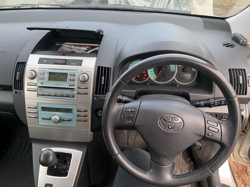 На Части Toyota Corolla Verso 1.8 vvt-i 129 к.с АВТОМАТ