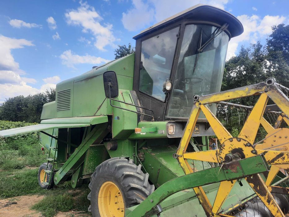 Combina john deere 1052