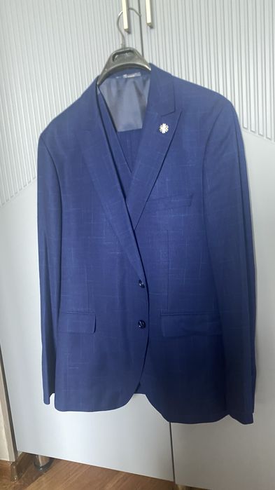 Продом костьюм тройка один раз одевал и все