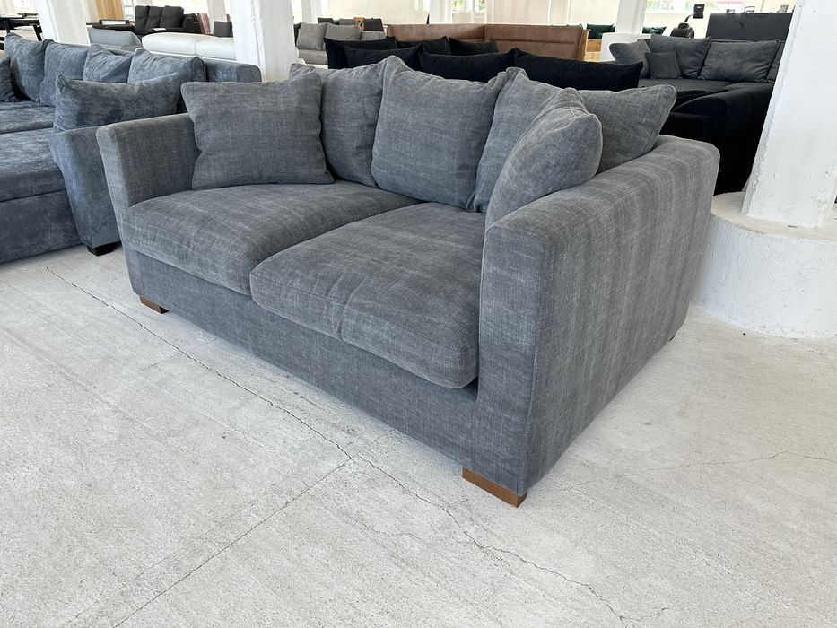 Canapea fixă de 2 persoane