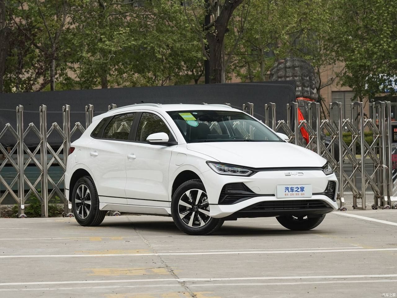 BYD e-2 Luxury,405км, в рассрочку 1 год.предоплата 50%,ноль процентов