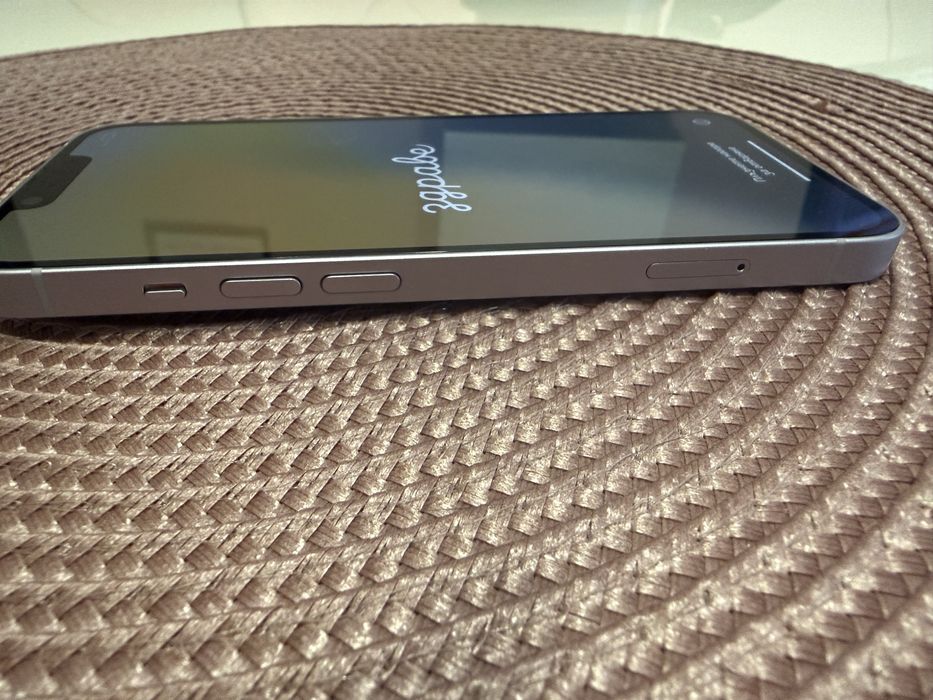 Продавам айфон 14 128GB 85% живот на батерията