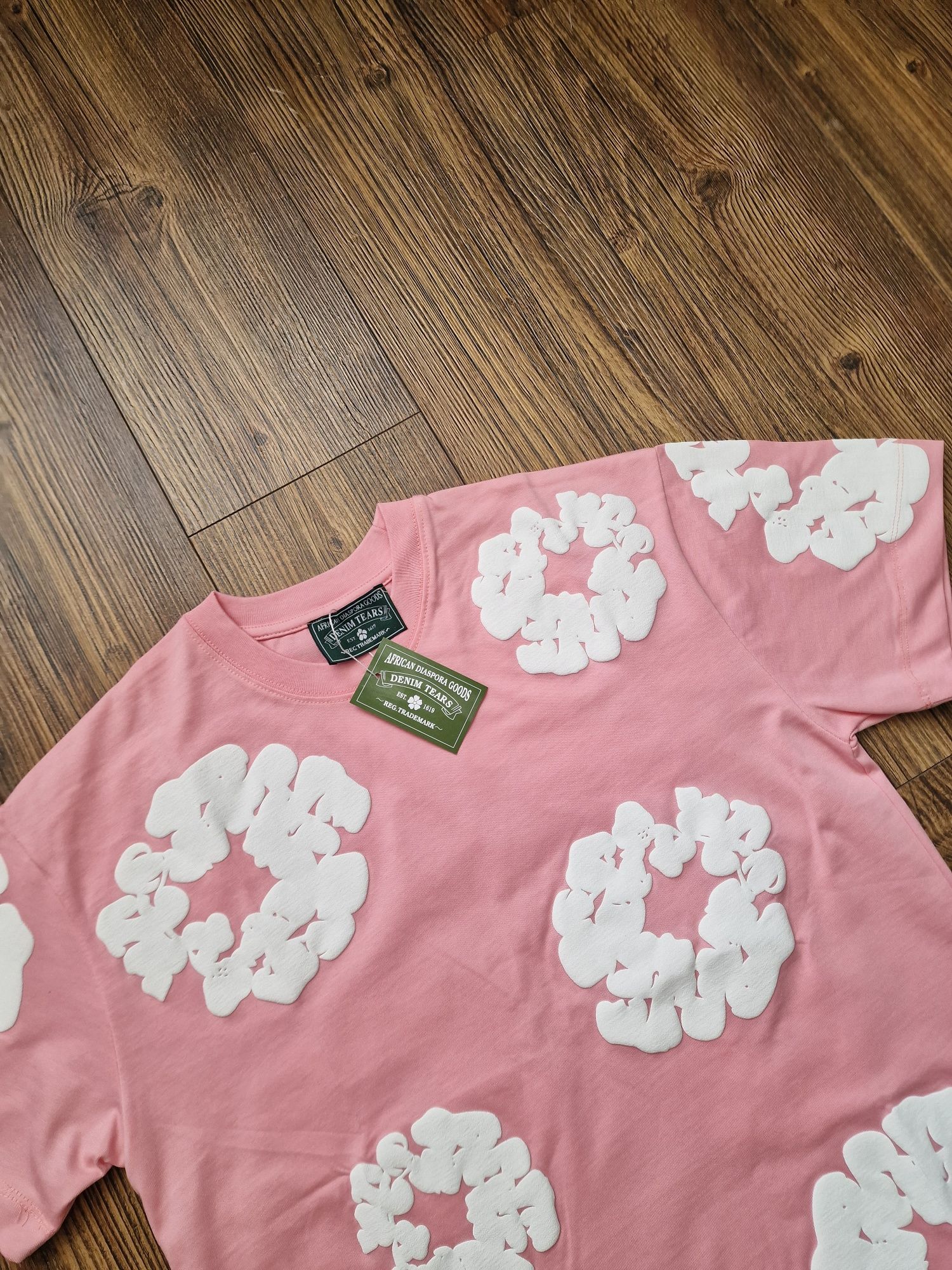 Мъжка тениска DENIM TEARS размер S M L XL 2XL
Най-висок клас материя и