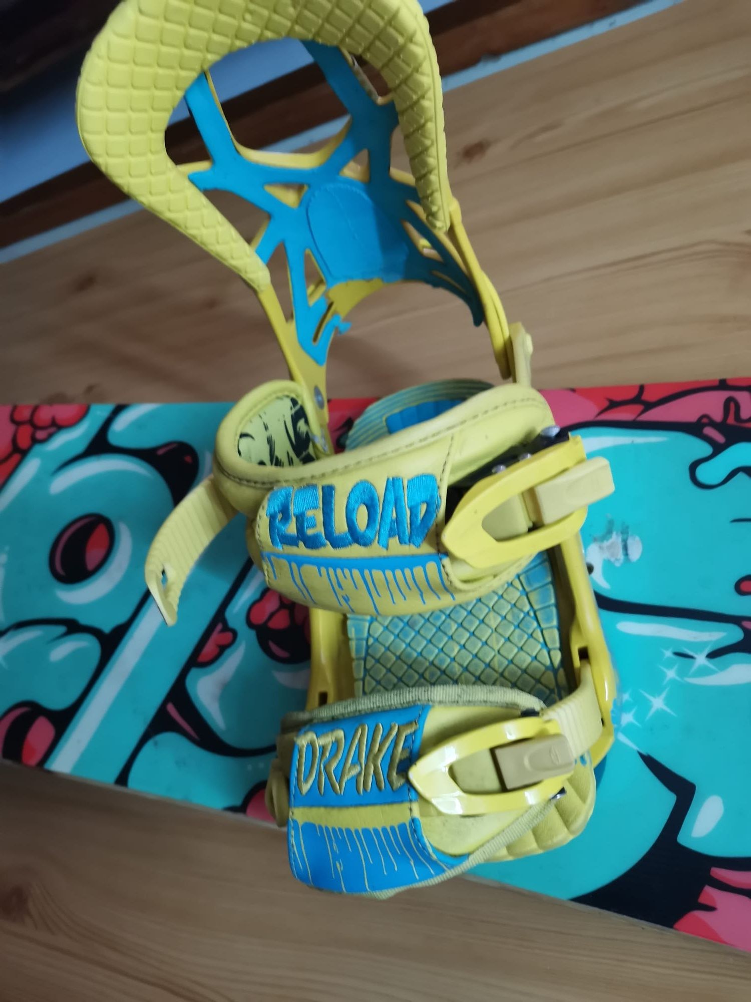 Placa Snowboard Apo Ilk 145cm + Legaturi Drake + Boots Thirtytwo 36