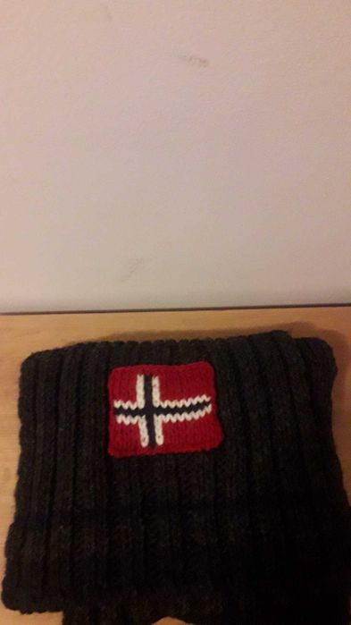 caciula tommy hilfiger fular napapijri