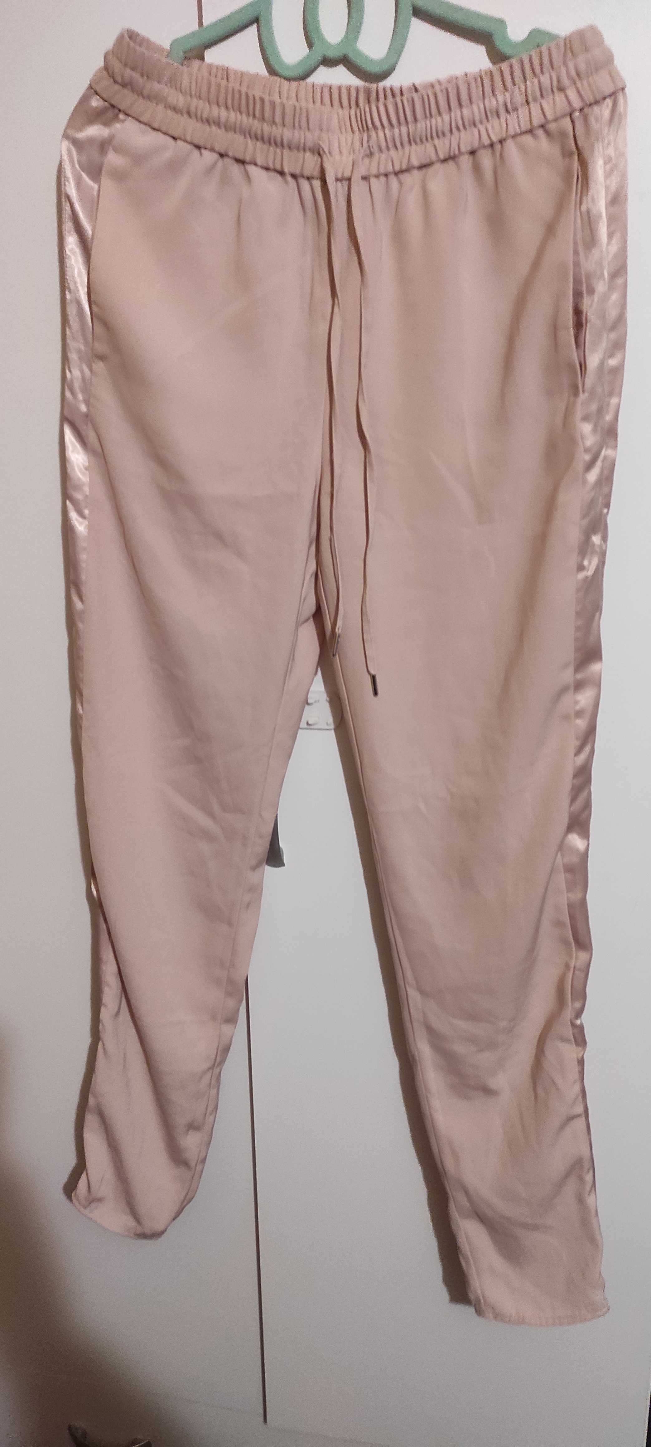 2 perechi pantaloni casual, mărimea S, 50 lei