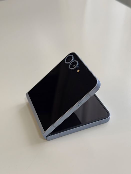 Samsung Galaxy Z Flip6 5G 12 ГБ/512 ГБ