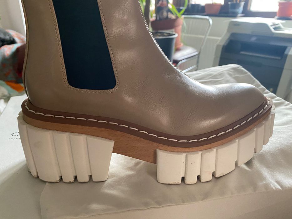 Ghete Stella McCartney model Emilie