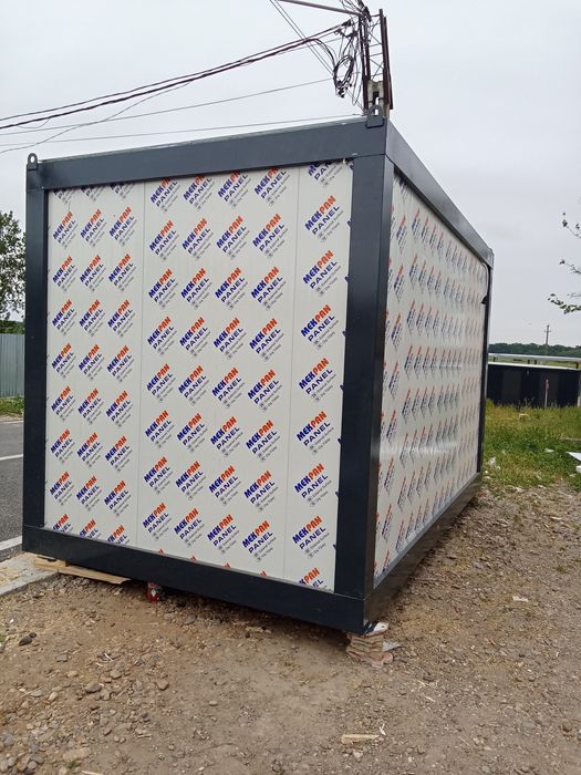 Vindem garaje cu uși acționate electric