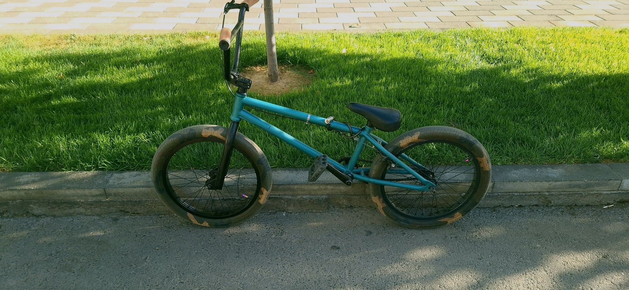 Продаю BMX  в хорошом стостояние