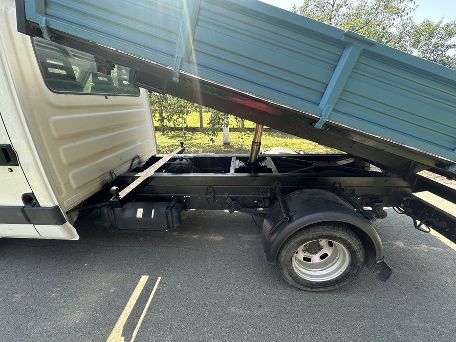 Vand Iveco daily  an 2013-2.3D rate fixe doar cu buletinul tbi bank
