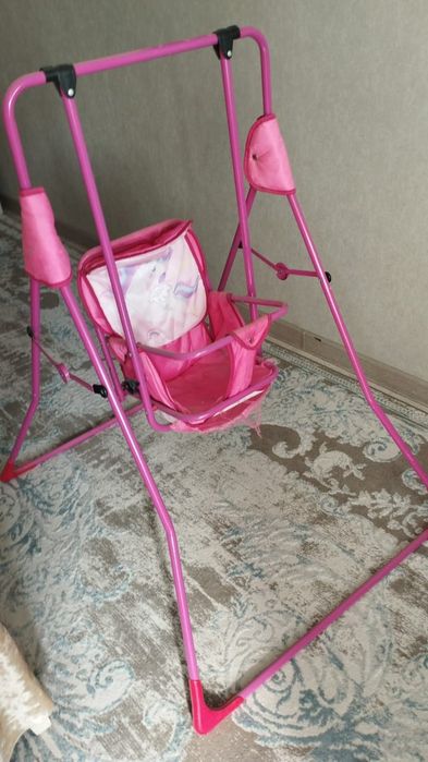 Качели детские в хорошем состоянии