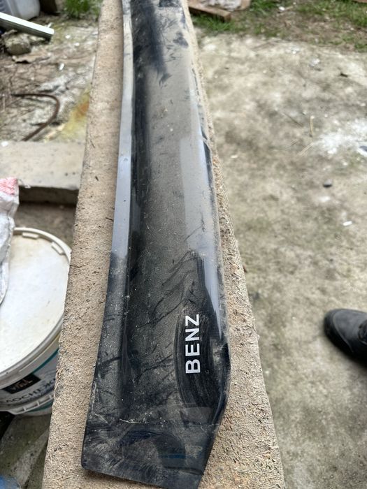 ветровик на заднее лобовое 190 мерс