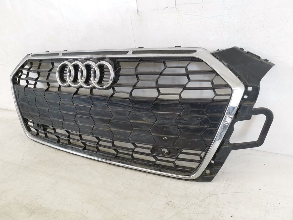 Ауди А5 2 / Audi A5 2 Оригинална централна решетка в добро състояние