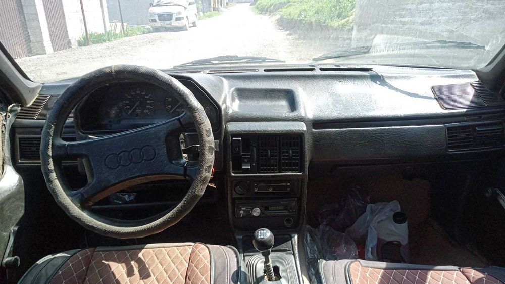 Audi 100 седан состаяние хорошо