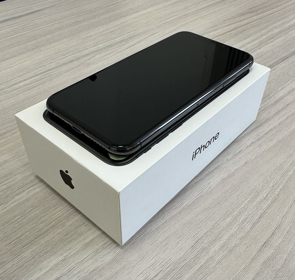 Продам Iphone XS 64 gb