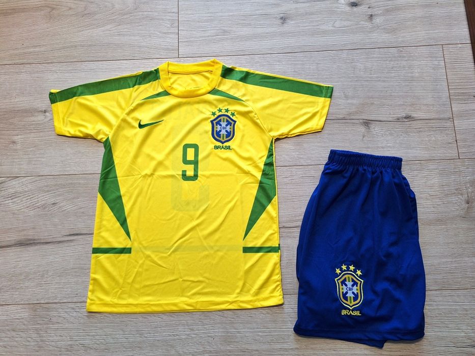 Детски екип на Роналдо Феномена Бразилия ретро модел!!!