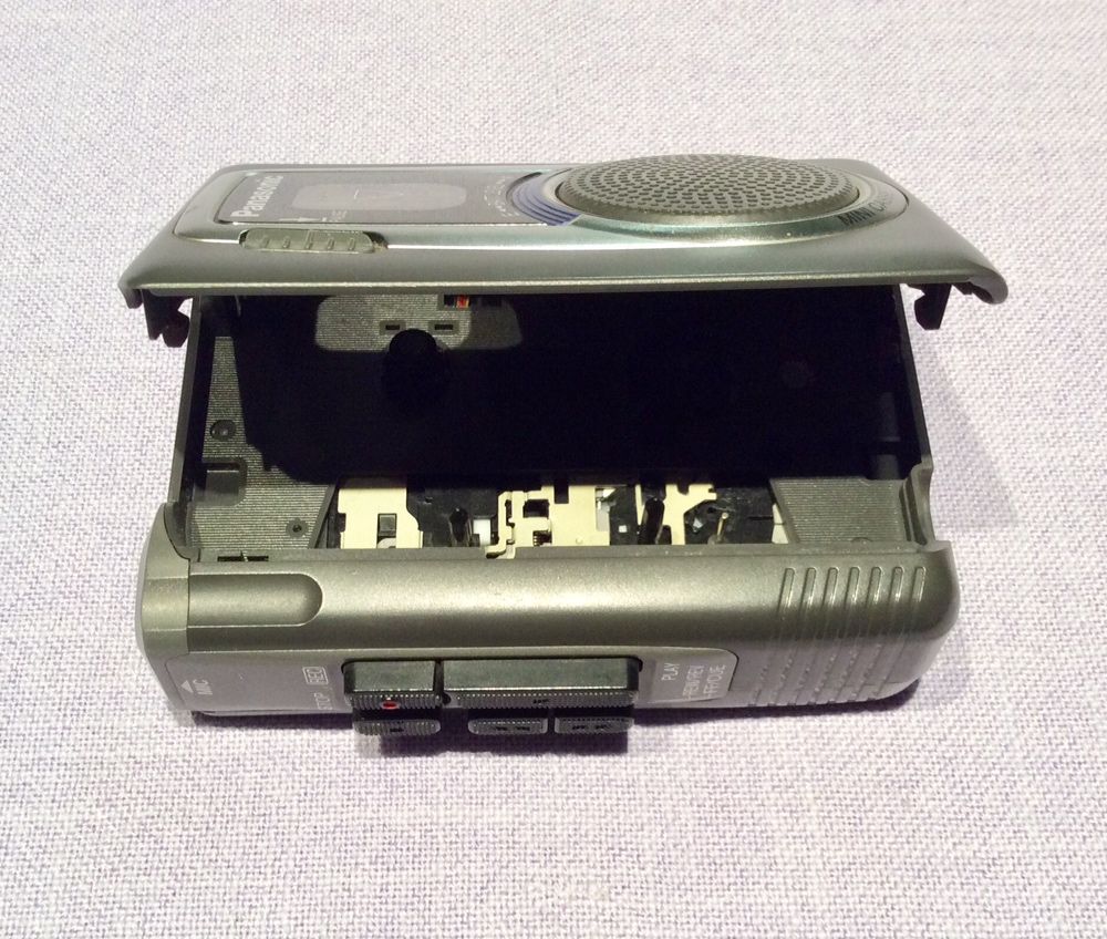 диктофон Panasonic - за нормална аудио-касетка
