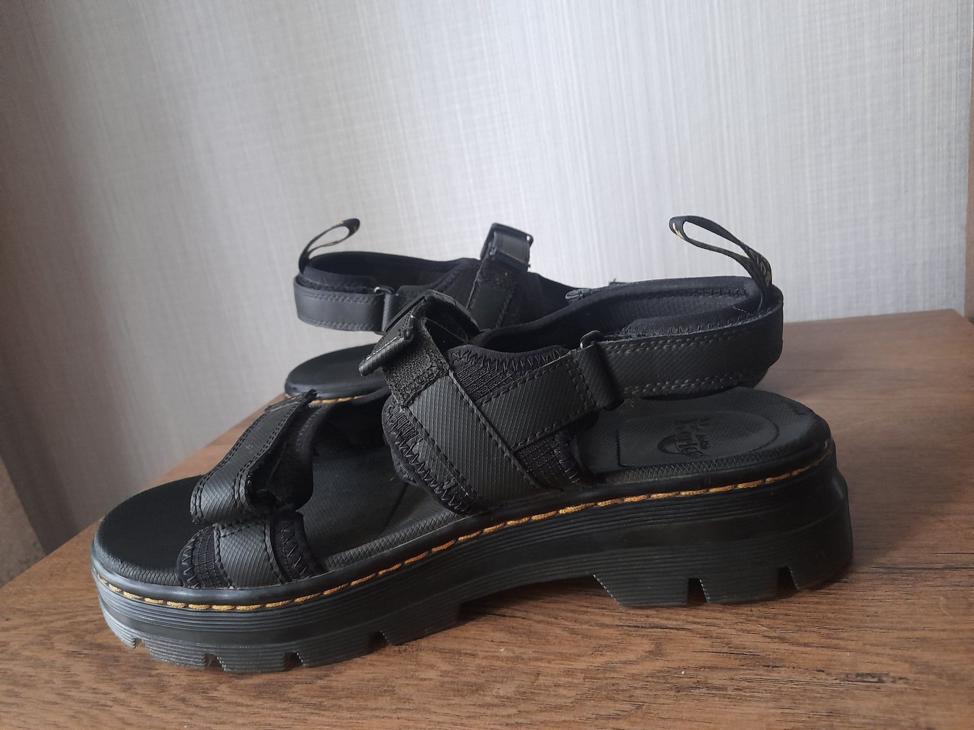 Dr.martens сандали 42 номер.