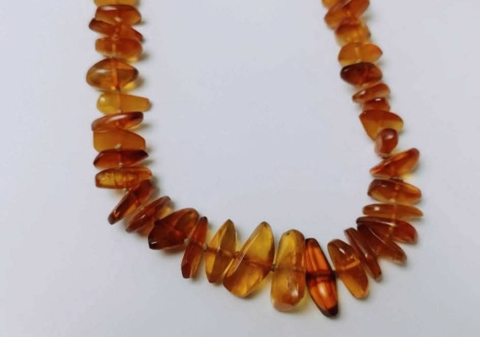 Colier din chihlimbar natural culoare coniac auriu