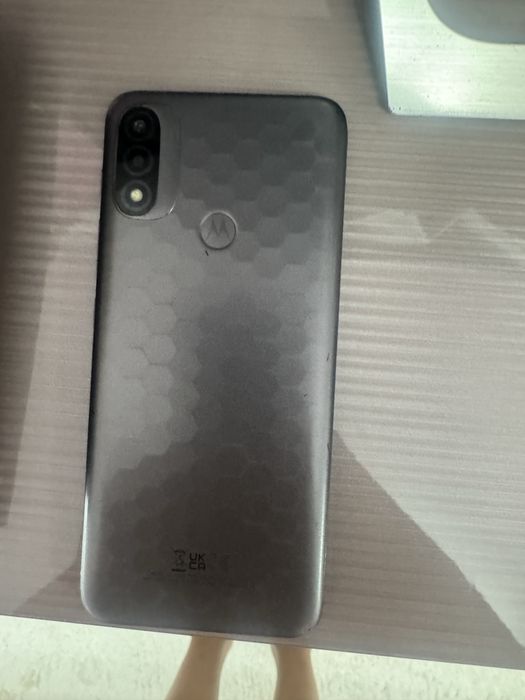 Motorola e 20        .