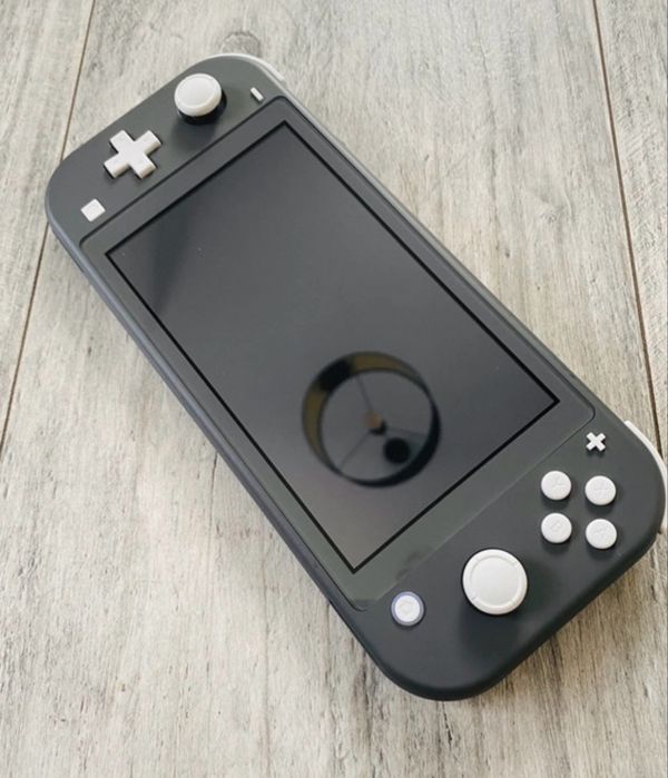 Nintendo switch lite Ca nou + garantie