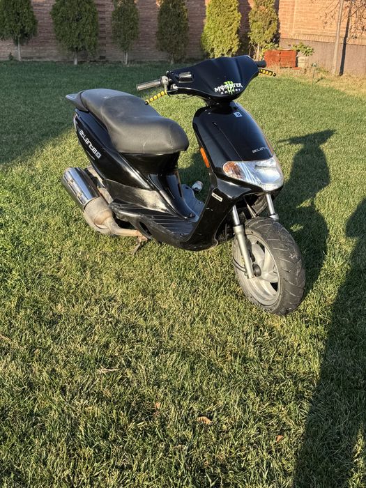Vand scuter derbi atlantis de 80 cc
