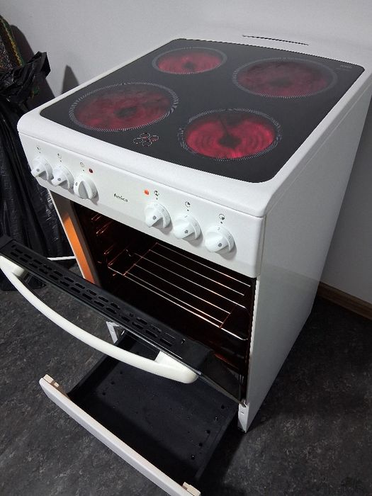 Стъклокерамична Готварска Печка Амика