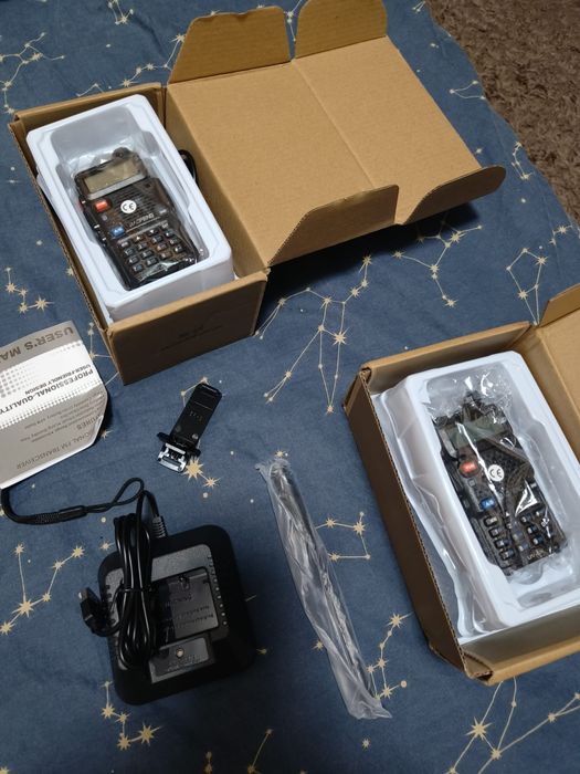 Stații walkie-talkie noi, brand Baofeng.