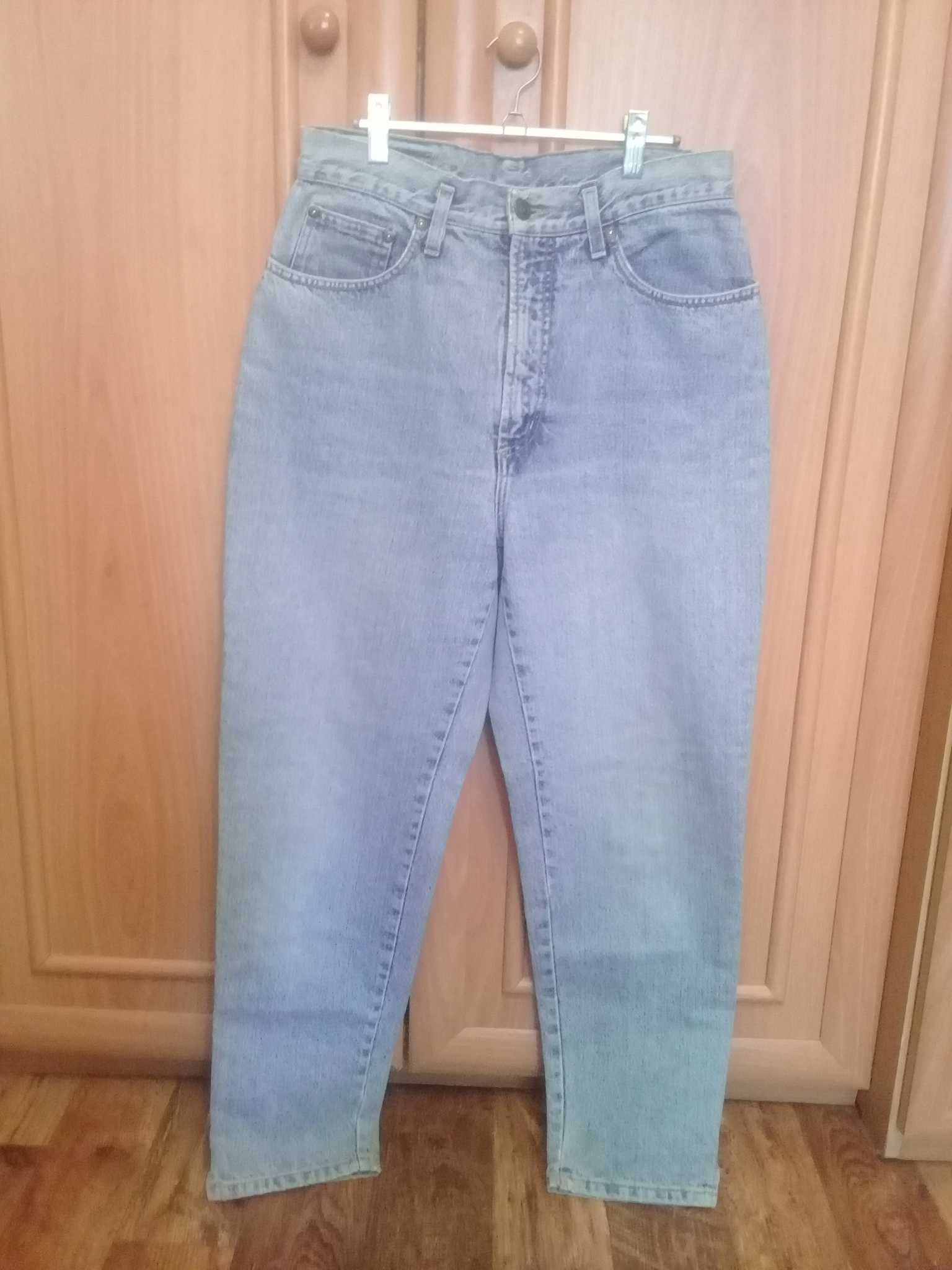 Женские джинсы б/у размер 40-42-44