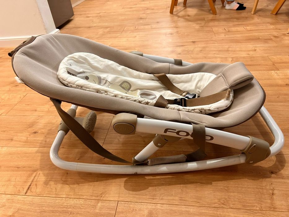 Sezlong balansoar bebelusi