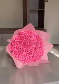 Buchet roz cu 51 de trandafiri