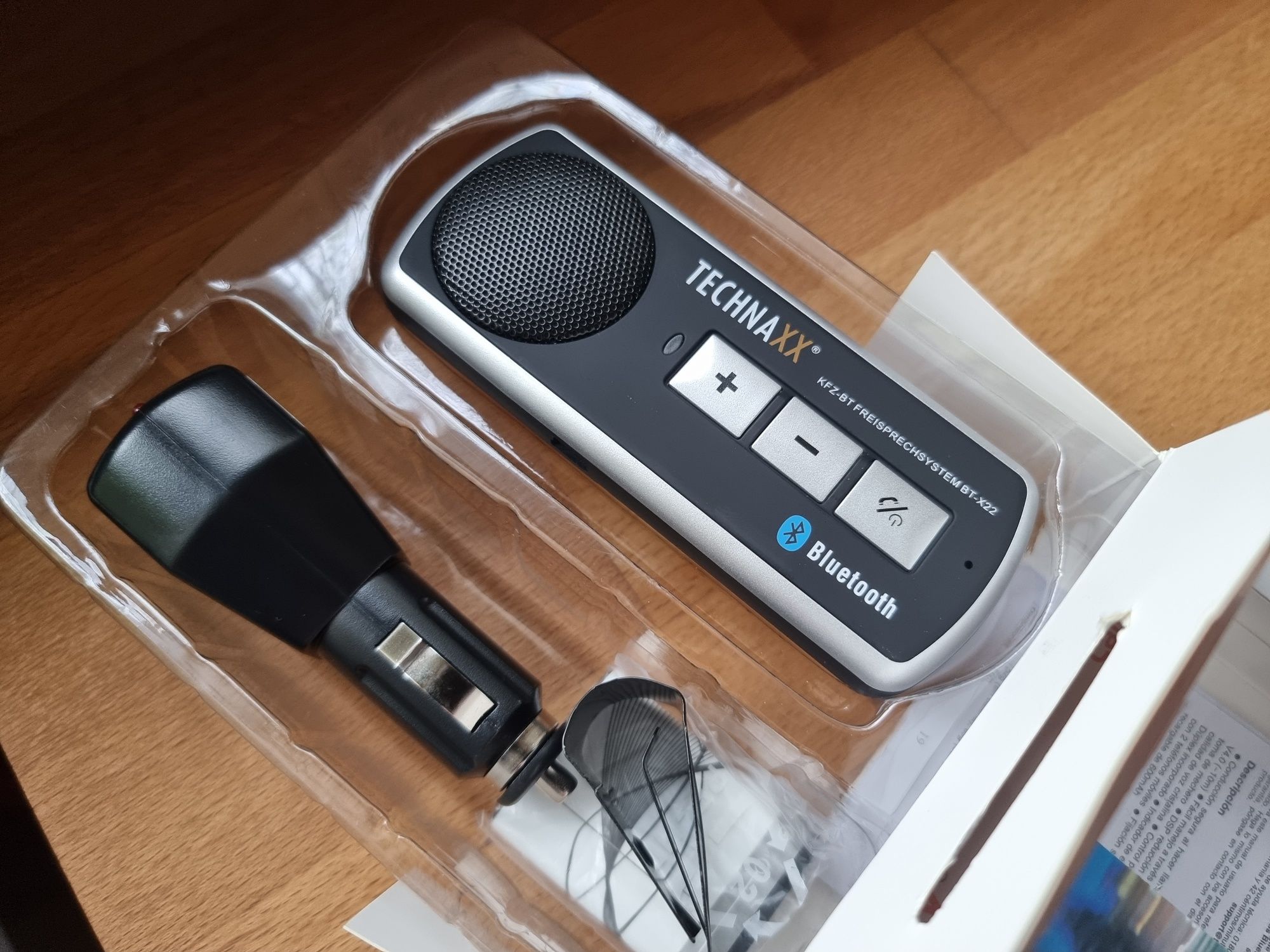 Carkit handsfree auto Bluetooth BT nou+cadou-incarcator wireless pad