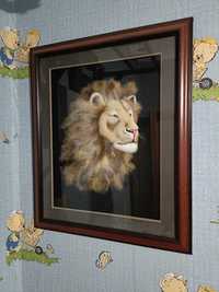 Картина "Лев" из ваты под стеклом
