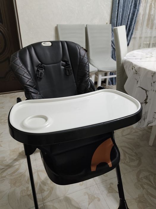 Продам стульчик для кормления  для детей возраста от 1 годика, фирма: