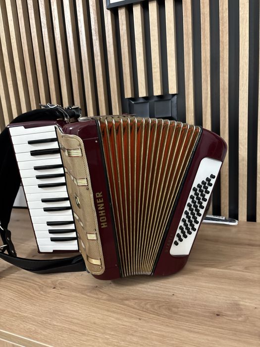 Vand acordeon Hohner Starlet cu 40 de basi