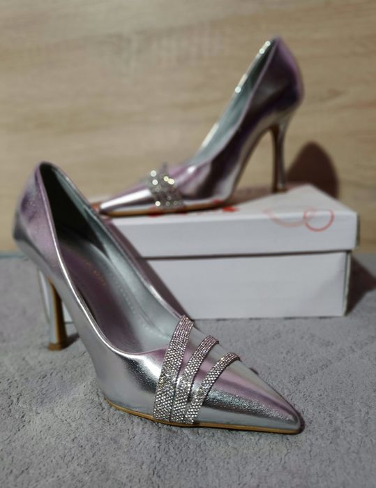 Pantofi eleganți de damă