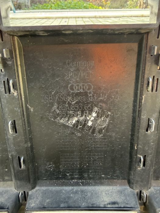 Audi q3 f3 предна решетка