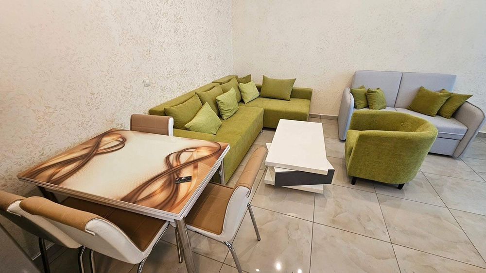 Дава се под наем Двустаен апартамент в Бургас, Лазур - 85 кв.м за 765 € - Снимка #2