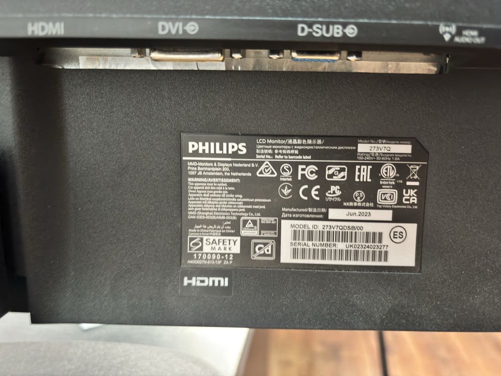 Vand monitor Philips 27” model 273V7QDSB