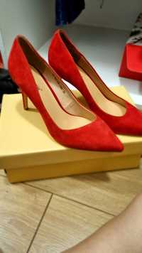Продам туфли красные, в идеальном состоянии