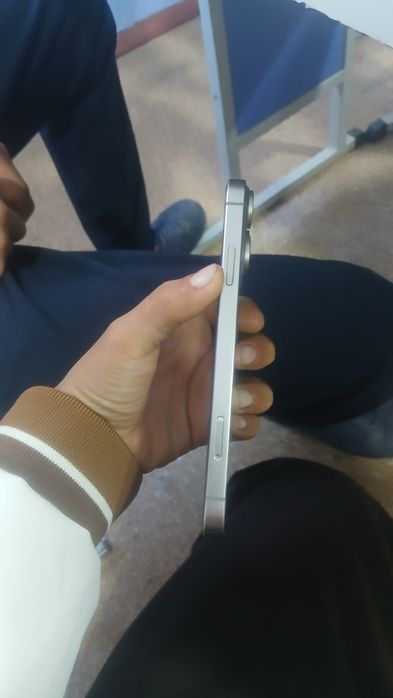 Iphone xr 15 pro korpus quyilgan 128 gb 78 yomkis